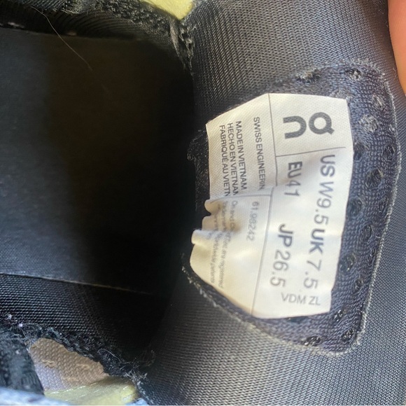 ON CLOUDMONSTER - Picture 7 of 7